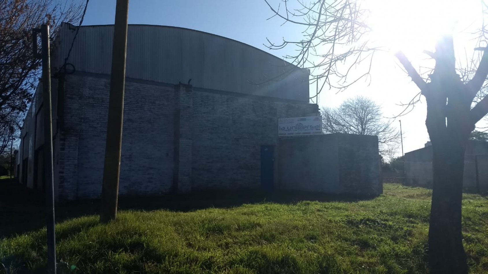 EN VENTA GALPON INDUSTRIAL CON PUENTE GRUA