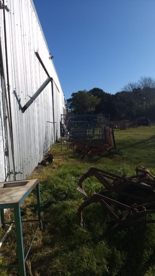 EN VENTA GALPON INDUSTRIAL CON PUENTE GRUA