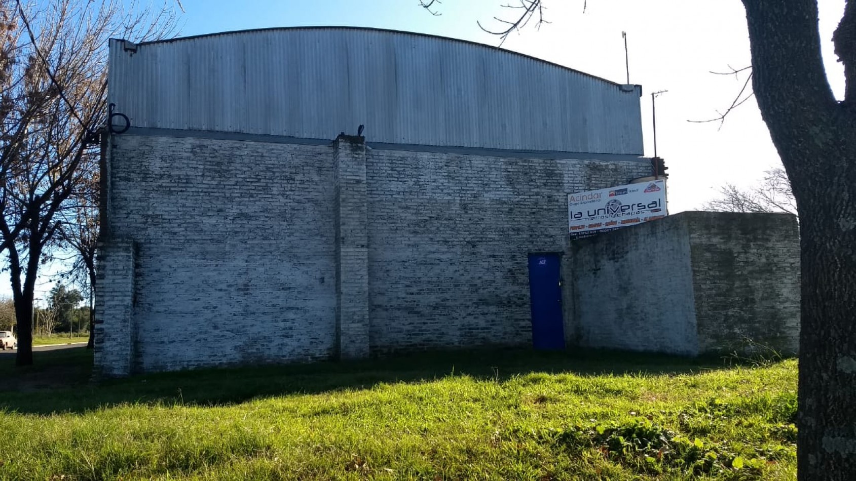 EN VENTA GALPON INDUSTRIAL CON PUENTE GRUA