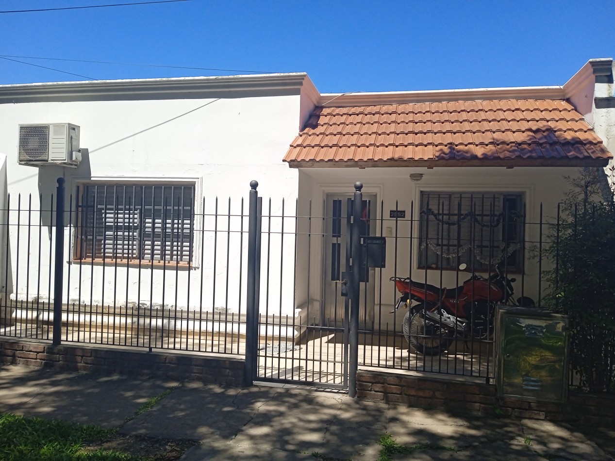 EN VENTA CASA CON PATIO VERDE VENDIDA